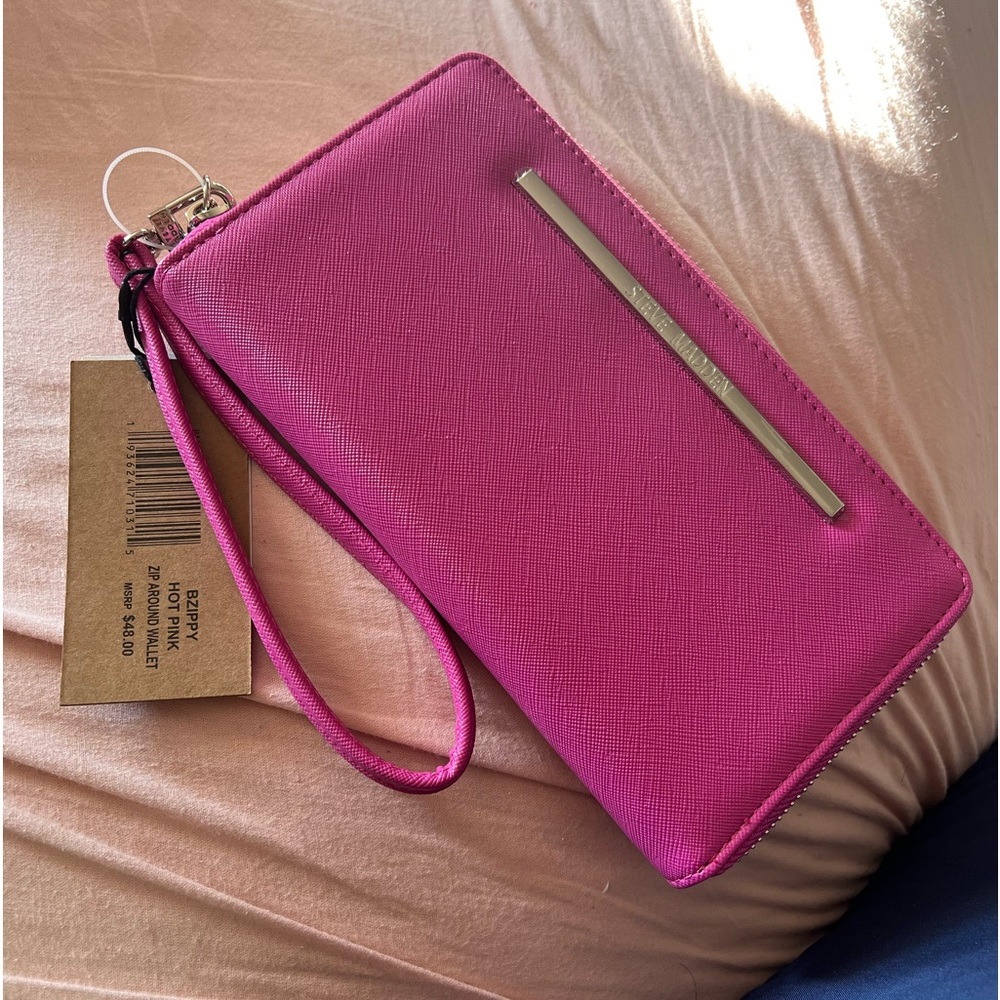 Steve Madden Wristlet